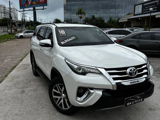 TOYOTA HILUX SW4 2.8 SRX 4X4 16V TURBO INTERCOOLER DIESEL 4P AUTOMÁTICO TOYOTA HILUX SW4 2.8 SRX 4X4 16V TURBO INTERCOOLER DIESEL 4P AUTOMÁTICO
